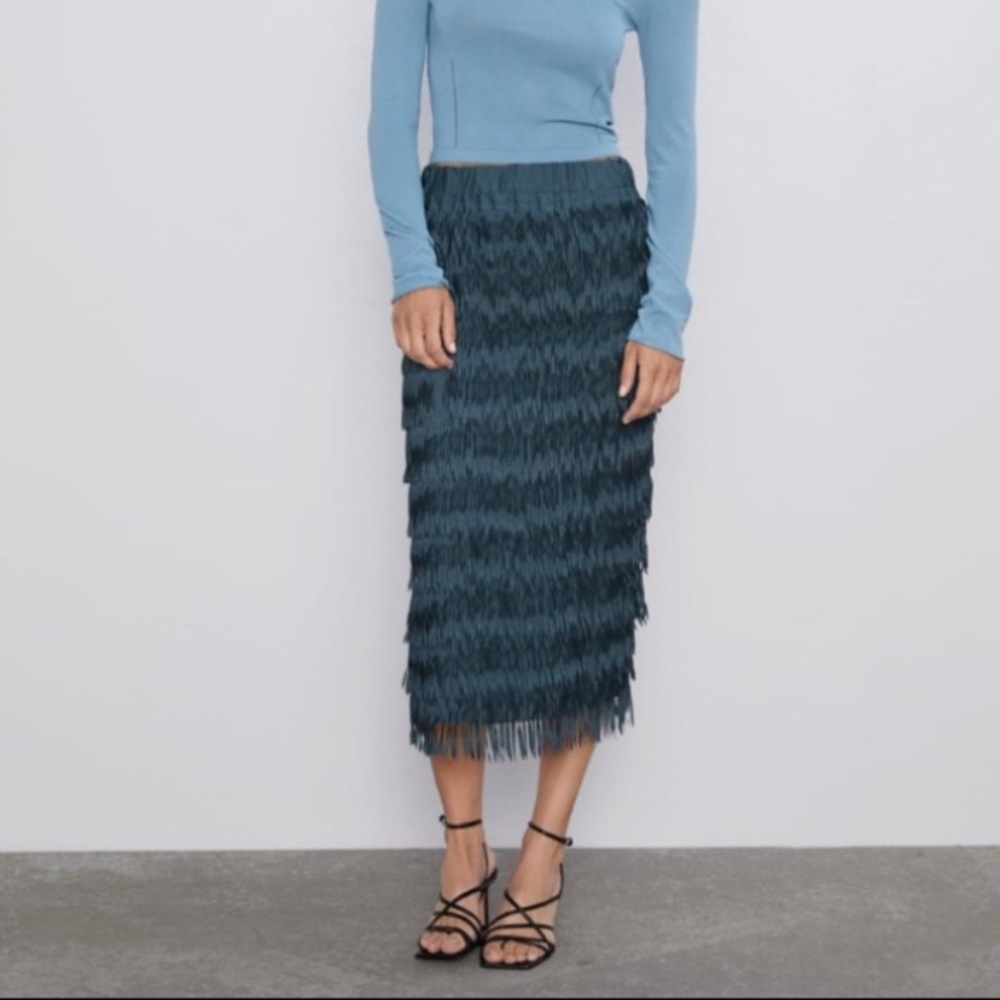 new with tags Zara fringe skirt. Size Medium